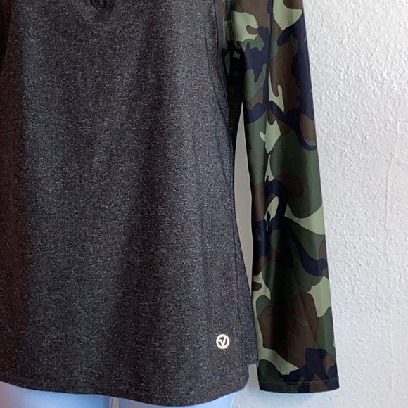 VOGO Athletica 1/4 Zip Colorblock Camo Pullover Workout Top - Picture 2 of 9